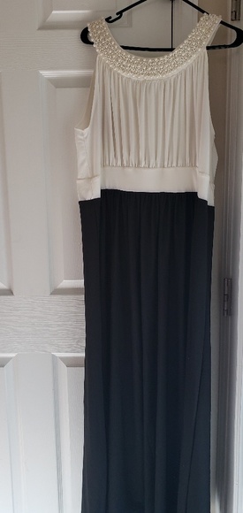 Long Dress with Pearl Neckline - Picture 1 of 2